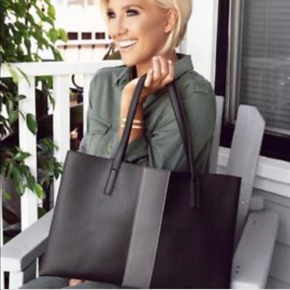⚫️ Vince Camuto Luck Black Vegan Leather Tote ⚫️ - Picture 5 of 5